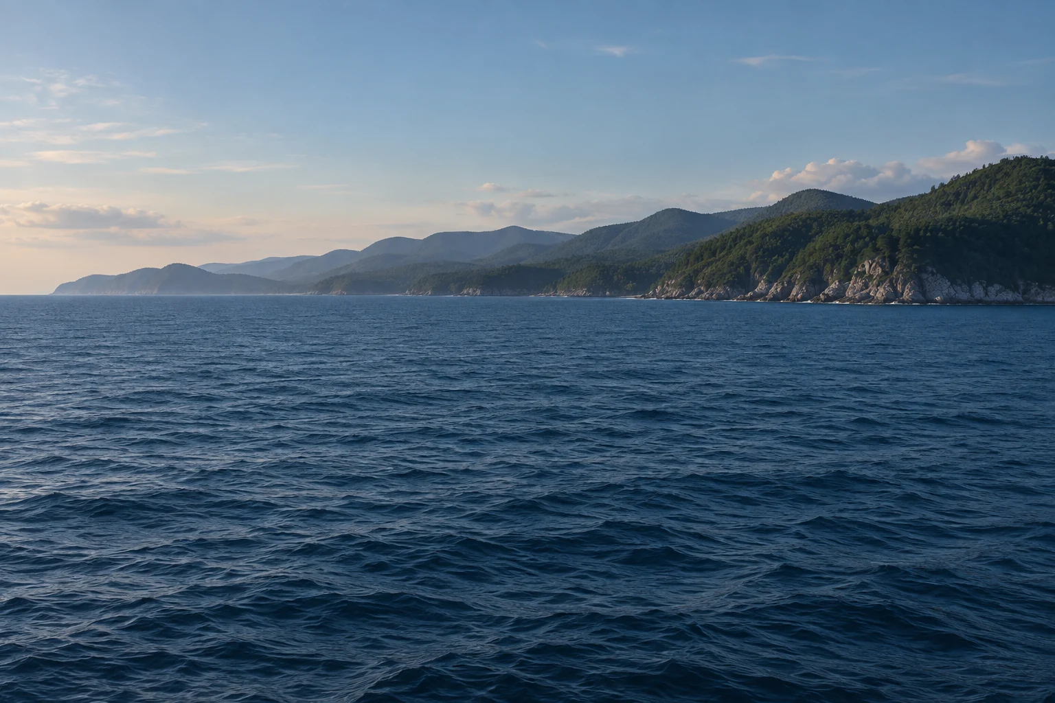 Сгенерированный вид с моря на нейтральное побережье